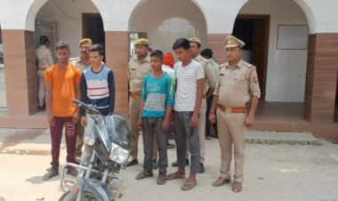 चोरी के मोटरसाइकिल के  साथ शातिर चार   चोर गिरफ्तार