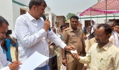 भैरोपुर गांव में सरकारी सस्ते गल्ले की दुकान चयन प्रक्रिया में दीपमाला ने 60 मतों से जीता चुनाव