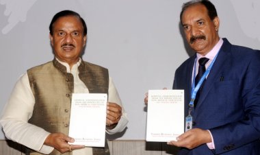 हॉस्पिटल एडमिनिस्ट्रेशन फ्रॉम द पर्सपेक्टिव ऑफ नॉन मेडिकल एक्जीक्यूटिव्स पुस्तक का पूर्व केंद्रीय मंत्री डॉ महेश शर्मा ने किया विमोचन