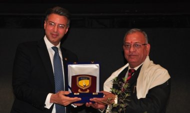 उ.प्र. राज्य उच्च शिक्षा परिषद के अध्यक्ष ने किया एमिटी विश्वविद्यालय का दौरा