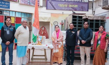 चीफ डिफेंस स्टाफ जनरल बिपिन रावत को सैकड़ों छात्रों ने दी श्रद्धांजलि