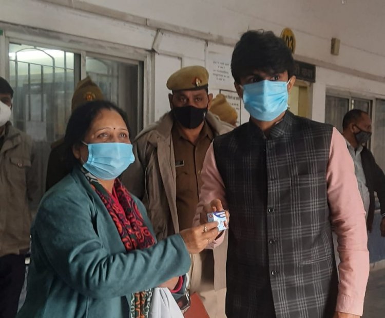 फ्रंटलाइन वर्कर, अन्य अधिकारी व कर्मचारियों तक पहुंचाए गए रोग प्रतिरोधक कोविड किट