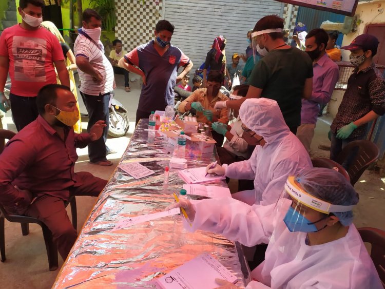 दिल्ली: 30 स्थानों पर कोरोना से बचाव, जागरूकता शिविर, औषधि व मास्क का किया वितरण