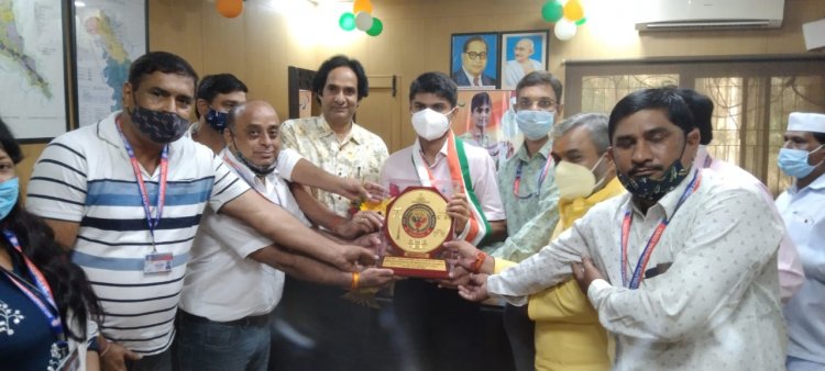 एंटी करप्शन इंटरनेशनल काउंसिल ने डीएम सुहास एलवाई को किया सम्मानित