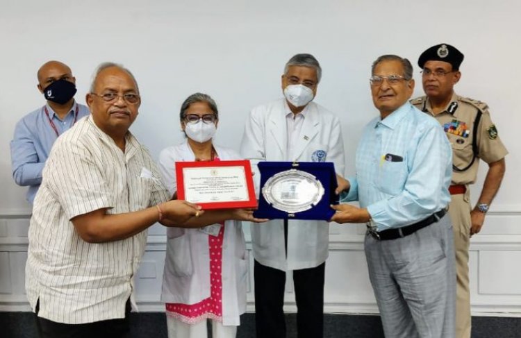 एम्स ने रक्तदान शिविर आयोजन के लिए लक्ष्मी नारायण मंदिर को किया सम्मानित