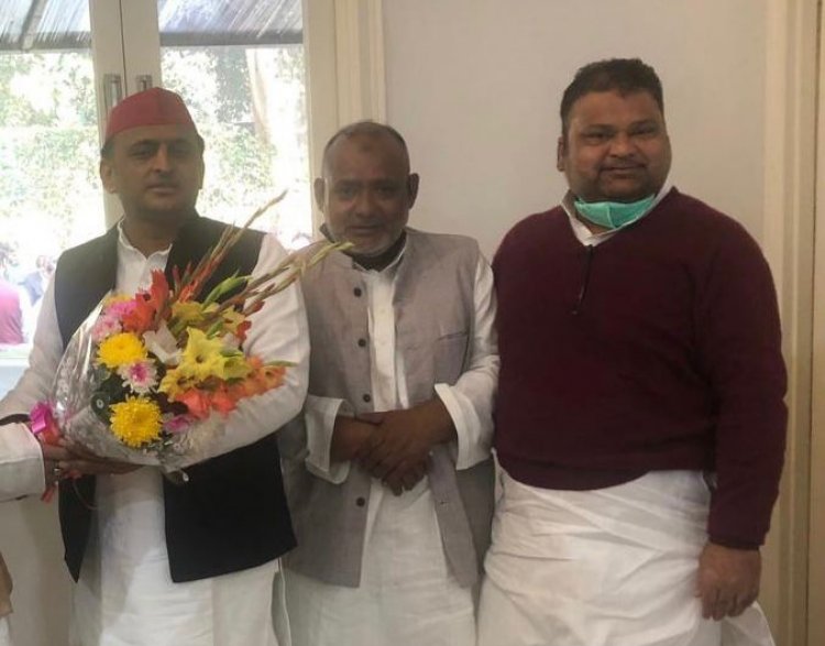 बसपा को बड़ा झटका जावेद आब्दी के नेतृत्व में उस्मान अंसारी ने थामा सपा का हाथ