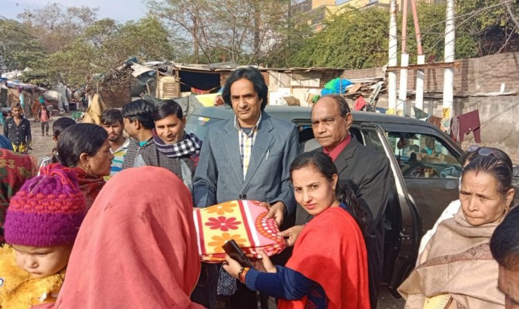 समाज कल्याण फेडरेशन ऑफ इंडिया ने बांटे कंबल