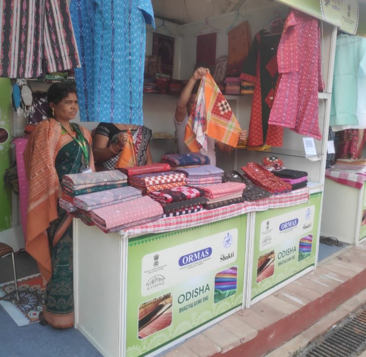 नोएडा हाट मेले में उड़ीसा की हस्तकला ने नोएडा वासियों का मन मोहा