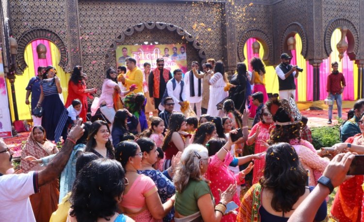 पूर्वांचल एकता मंच ने नेफोवा के साथ मनाया होली मिलन