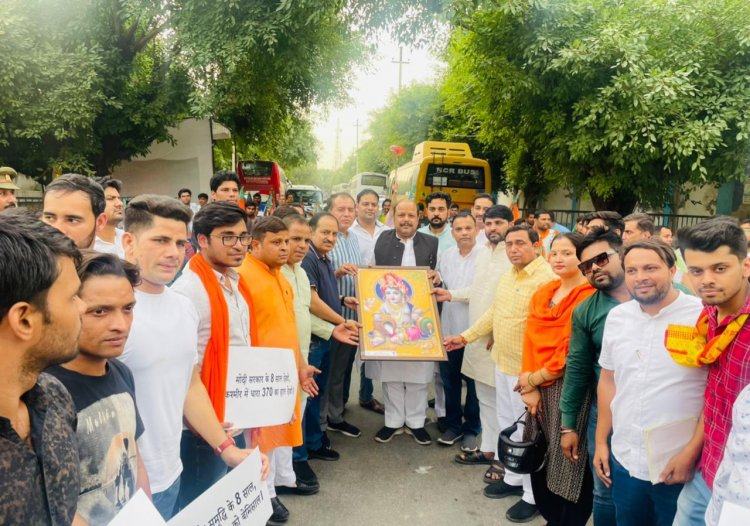 8 वर्षों के प्रधानमंत्री कार्यकाल के उपलक्ष्य में निकाली विकास तीर्थ बाइक यात्रा