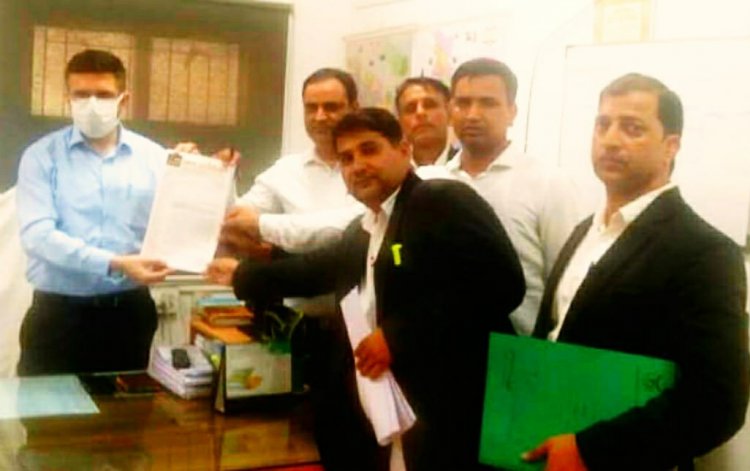 निजी अस्पतालों एवं विद्यालयों द्वारा लीज डीड पट्टा अभिलेख में अंकित जन हित सुविधाओं का नहीं हो रहा उचित पालन - ओमवीर आर्य