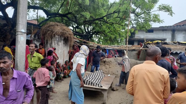 आम के पेड़ पर चढ़ा युवक विद्युत स्पर्शाघात से हुई मौत