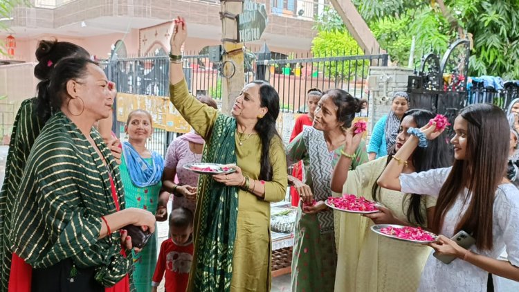 तीज महोत्सव पर नई पहल किन्नर समाज का हुआ स्वागत