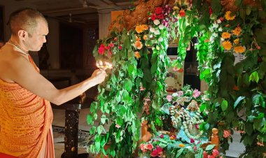 इस्कॉन मंदिर में पांच दिवसीय झूलन यात्रा का हुआ शुभारंभ