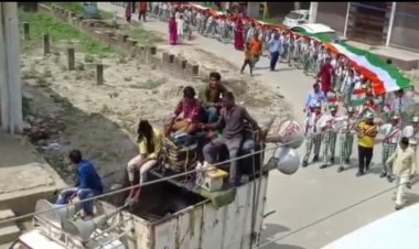 एसटीएस इंटरनेशनल स्कूल के तत्वाधान में  110 मीटर के लंबे तिरंगे के साथ निकला यात्रा