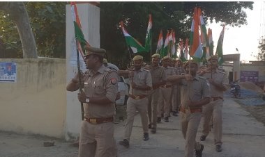 16 अगस्त की शाम बिरनो थानाध्यक्ष ने निकाला तिरंगा यात्रा