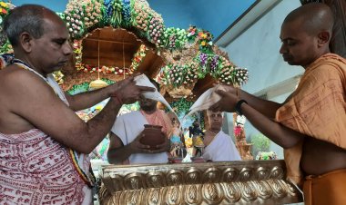 इस्कॉन नोएडा ने मनाया भगवान बलराम का जन्मोत्सव