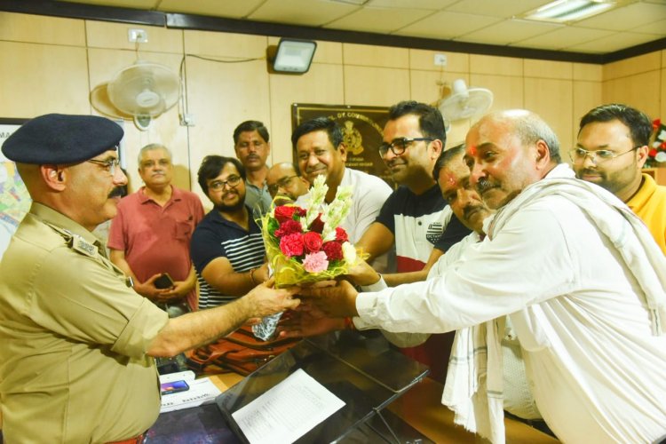 ई कार्प सॉल्यूशन ने व्यापारियों से ठगे करोड़ों रुपए के खिलाफ प्रदर्शन, दिया ज्ञापन