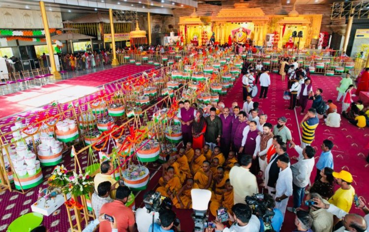 खाटू श्याम दिल्ली धाम में कान्हा को लगा 1156 व्यंजनों का भोग  
