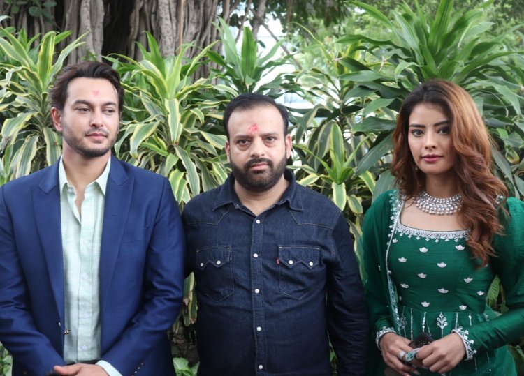 फिल्म ‘प्रेम गीत-3’ के प्रमोशन के लिए दिल्ली आए नेपाली सुपर स्टार प्रदीप खड़का और क्रिस्टीना गुरुंग
