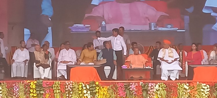 स्वर्गीय राजेश्वर प्रसाद सिंह के प्रतिमा का मुख्यमंत्री ने किया अनावरण, छात्रो की टूटी आस