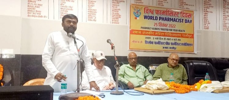 अनन्या सिंह के ब्लड कैंसर इलाज हेतु कर्मचारी करेंगे सहयोग - दुर्गेश श्रीवास्तव