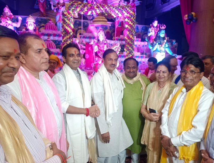 महाराजा अग्रसेन जयंती पर छात्रों को किया गया सम्मानित, हुई माता की चौकी