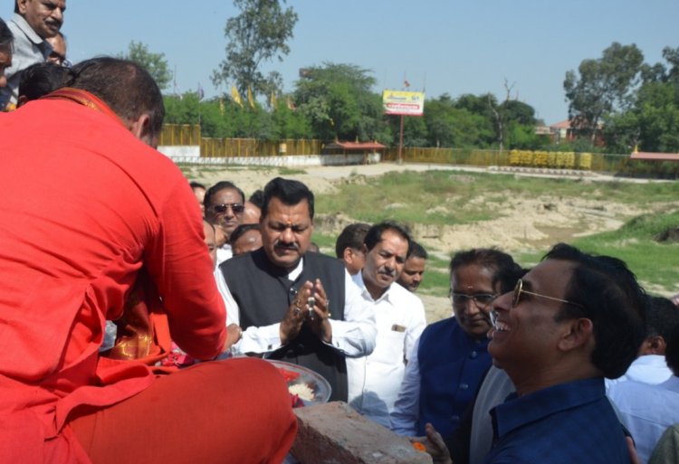 दुनिया का सबसे बड़ा चरखा गांधी जी की प्रतिमा के साथ बनेगा  खाटू श्याम दिल्ली धाम में - घनश्याम गुप्ता जावेरी