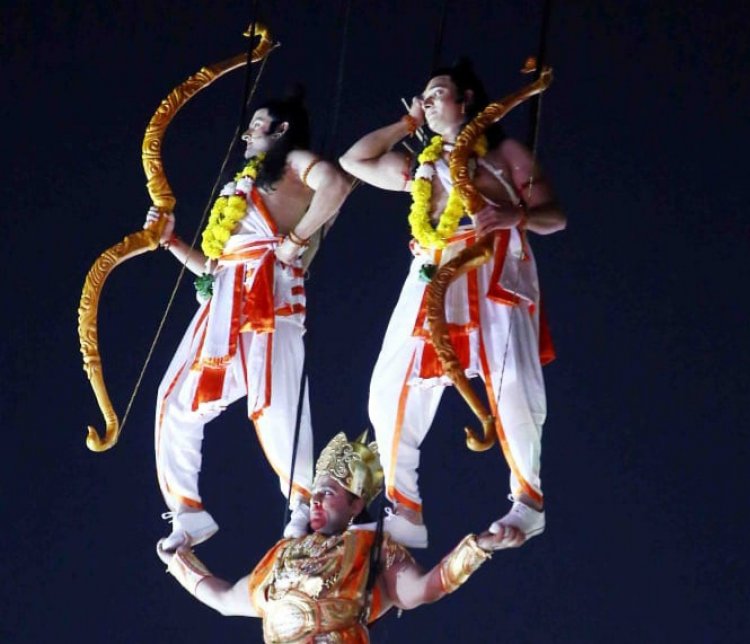 गगन चुम्बी क्रेनो से 200 फीट की ऊंचाई पर आकाश मार्ग से संजीवनी लाए बजरंगबली