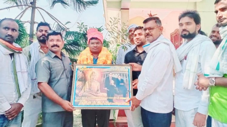 सुधीर कुमार के उप जिला अधिकारी बनने पर युवा शक्ति संगठन ने किया भव्य स्वागत