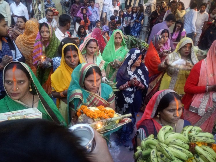 लोक आस्था का महापर्व छठ व्रत - लाल बिहारी लाल  