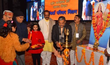 परिवार में जीवन मूल्य सिखाएं तभी मानवता सुखी रहेगी: दत्तात्रेय होसबाले 