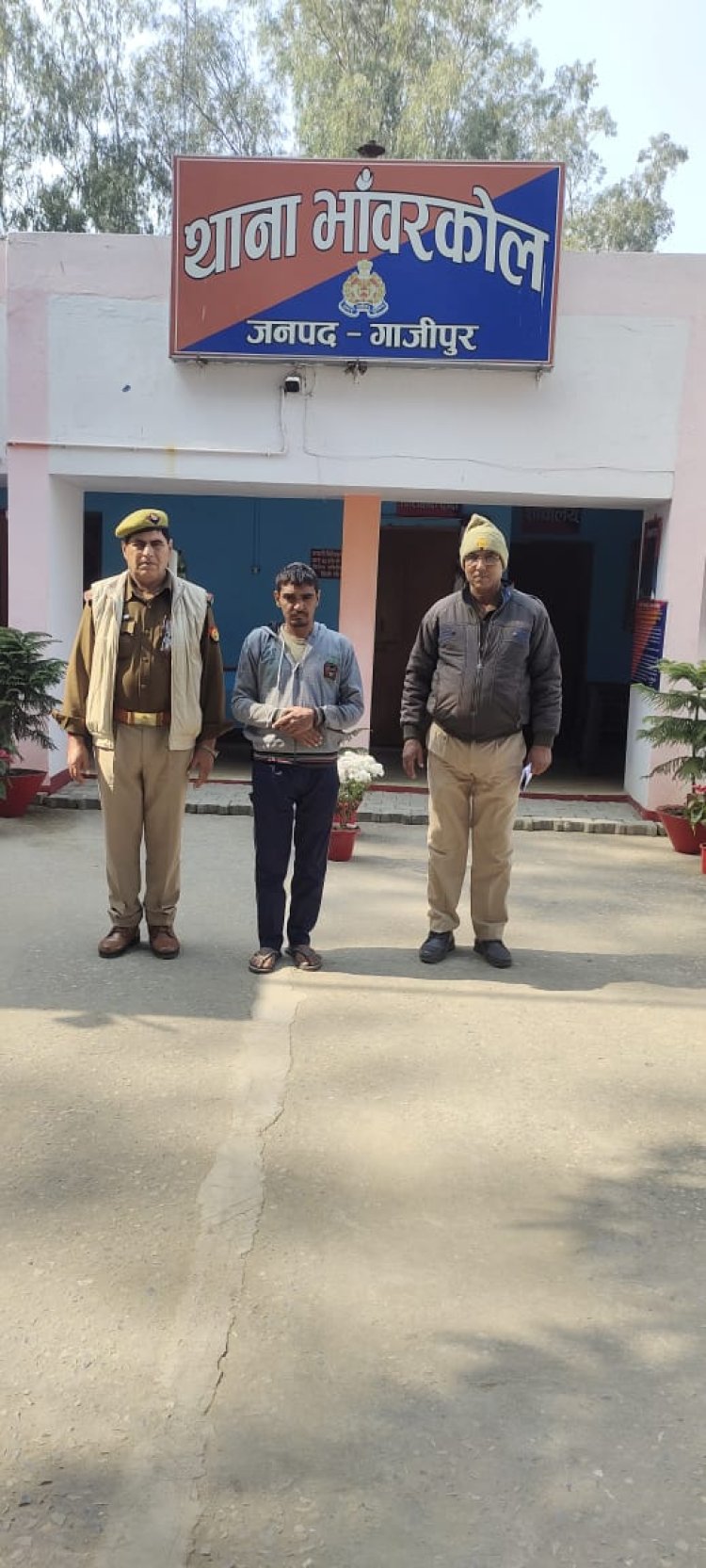 दस हजार का इनामी गौ तस्कर गिरफ्तार