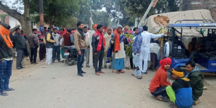 तेज रफ्तार बोलेरो झोपङी मे घुसा,  पांच घायल