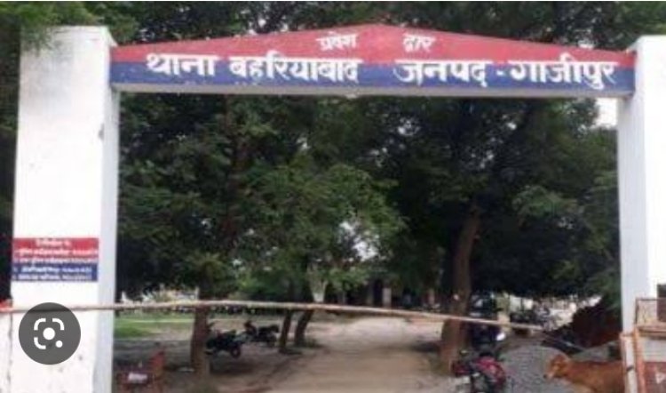 पांच हजार कि छिनैती करता है यह प्रधान  , मुकदमा दर्ज