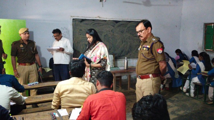 इंटर मिडिएट परीक्षा केन्द्रो पर पहुंचे एक संग डीएम एसपी