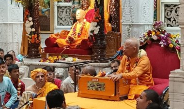 इस्कॉन ने मनाया होली महोत्सव व श्री चैतन्य महाप्रभु का आविर्भाव दिवस