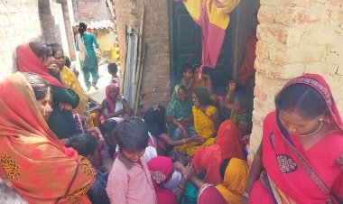 हाइड्रोलिक क्रेन कि चपेट में आने से महिला किसान की दर्दनाक मौत 4 घंटे तक आक्रोशित ग्रामीण नें किया रोड जाम