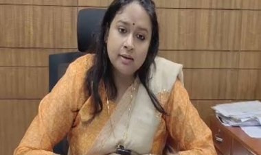 जिला अधिकारी आर्यका आखौरी ने बीएसए को फटकारा