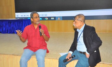 एमिटी स्कूल ऑफ फिल्म एंड ड्रामा के छात्रों ने फिल्म निर्देशक से किया संवाद