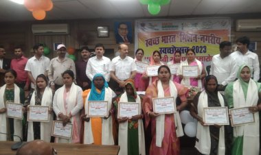 नवदेवी सम्मान समारोह में महिलाएं हुई सम्मानित