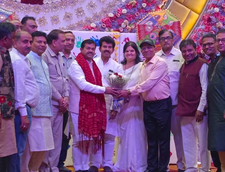 शौर्य बैंकट हॉल में मनाया गया होली मिलन समारोह, उपस्थित रहे शहर के गणमान्य