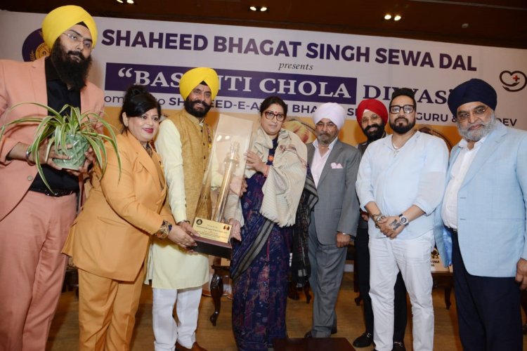 बसंती चोला दिवस ​​पर केंद्रीय मंत्रियों ने भगत सिंह राजगुरु और सुखदेव को दी श्रद्धांजलि