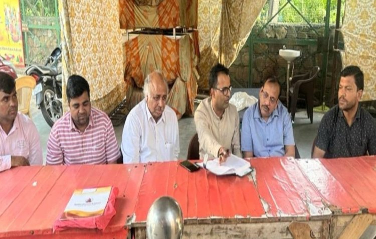 प्राधिकरण व्यापारियों को प्रताड़ित कर रहा है - विकास जैन 