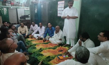 पुरानी पेंशन की मांगों को लेकर  होगा आंदोलन -   दुर्गेश श्रीवास्तव