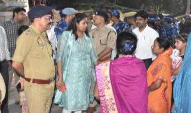 एसपी ओमवीर सिंह व डीएम आर्यका अखौरी ने किया रूट मार्च