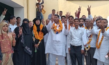 जंगीपुर नगर अध्यक्ष और सभासद के शपथ ग्रहण में टूटी दलीय सीमाएं 