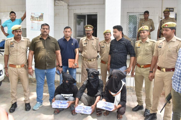 चोरी की मोटरसाइकिल और अवैध तमंचा के साथ तीन लुटेरे गिरफ्तार