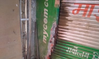 चोरो ने अंग्रेजी शराब की दुकान को बनाया निशाना