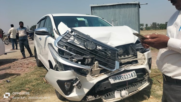 राज्‍यमंत्री दयाशंकर मिश्र दयालु की कार दुर्घटनाग्रस्‍त